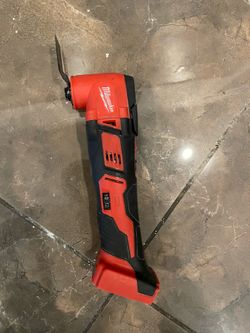 Milwaukee M18 Oscillating Multi-Tool – Tool Only