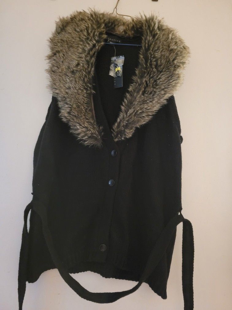 New Ladies Black Vest With Removable Fur