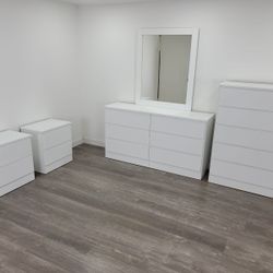 Bedroom Set.  Brand New 🆕 