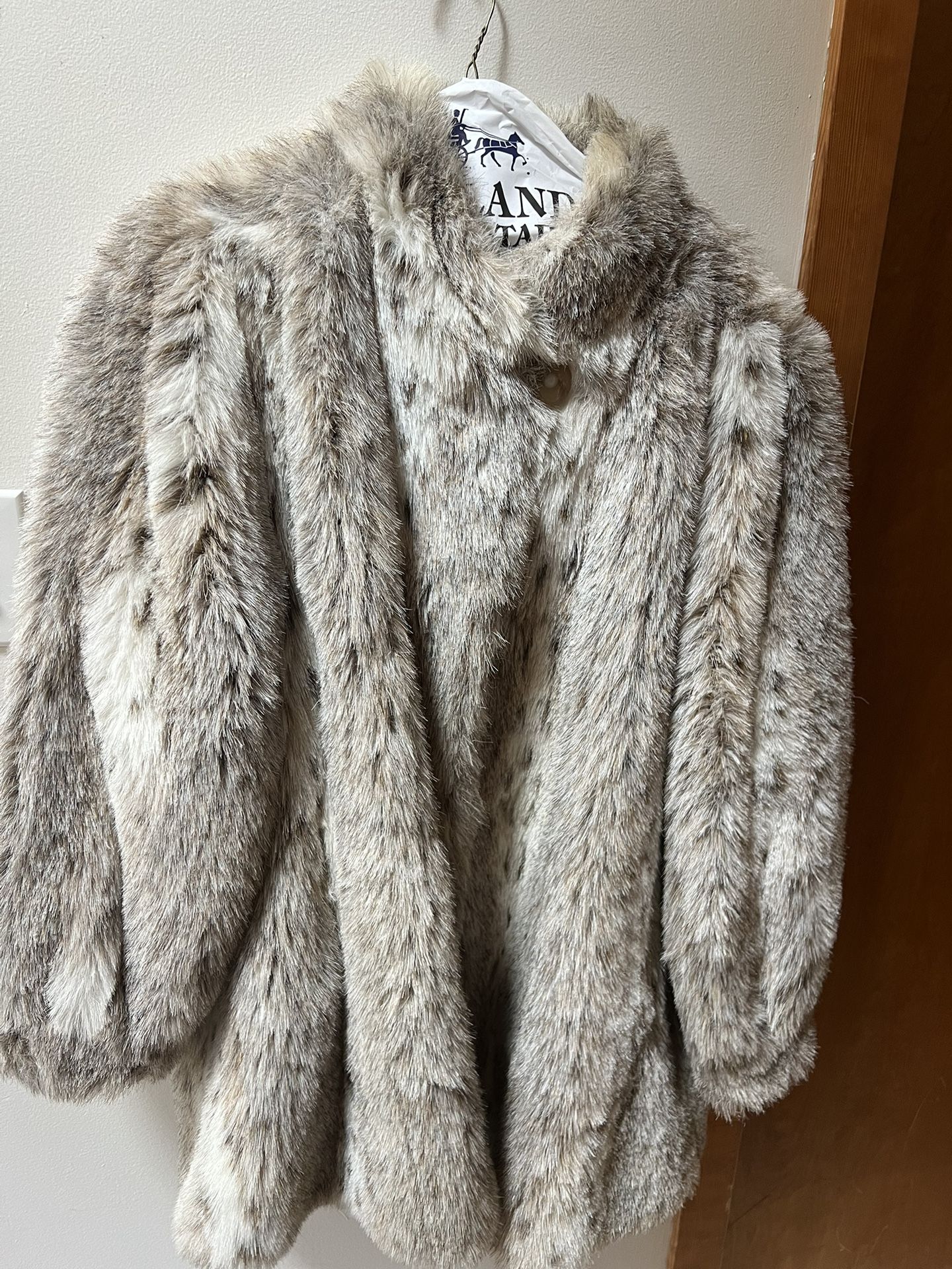 Woman's Natural Lynx Fur Jacket