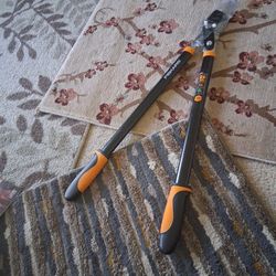 Fiskars Lopper. New 1 3/4"cut