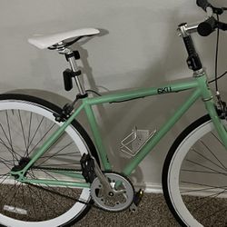 6ku Bicycle Almost Brand New 
