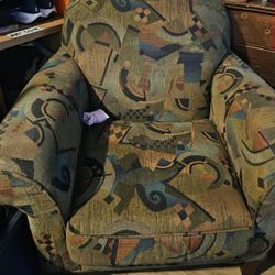 Nice Arm Chair No Damage Free!! 