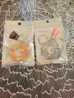 Letter G resin keychains