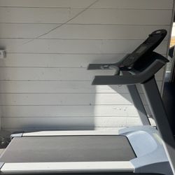 Precor Treadmill - Gym Quality (Very Good Condition)