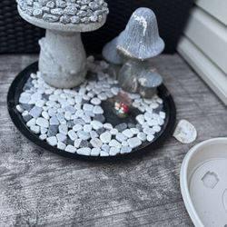Outdoor Mushroom Decor Set Up