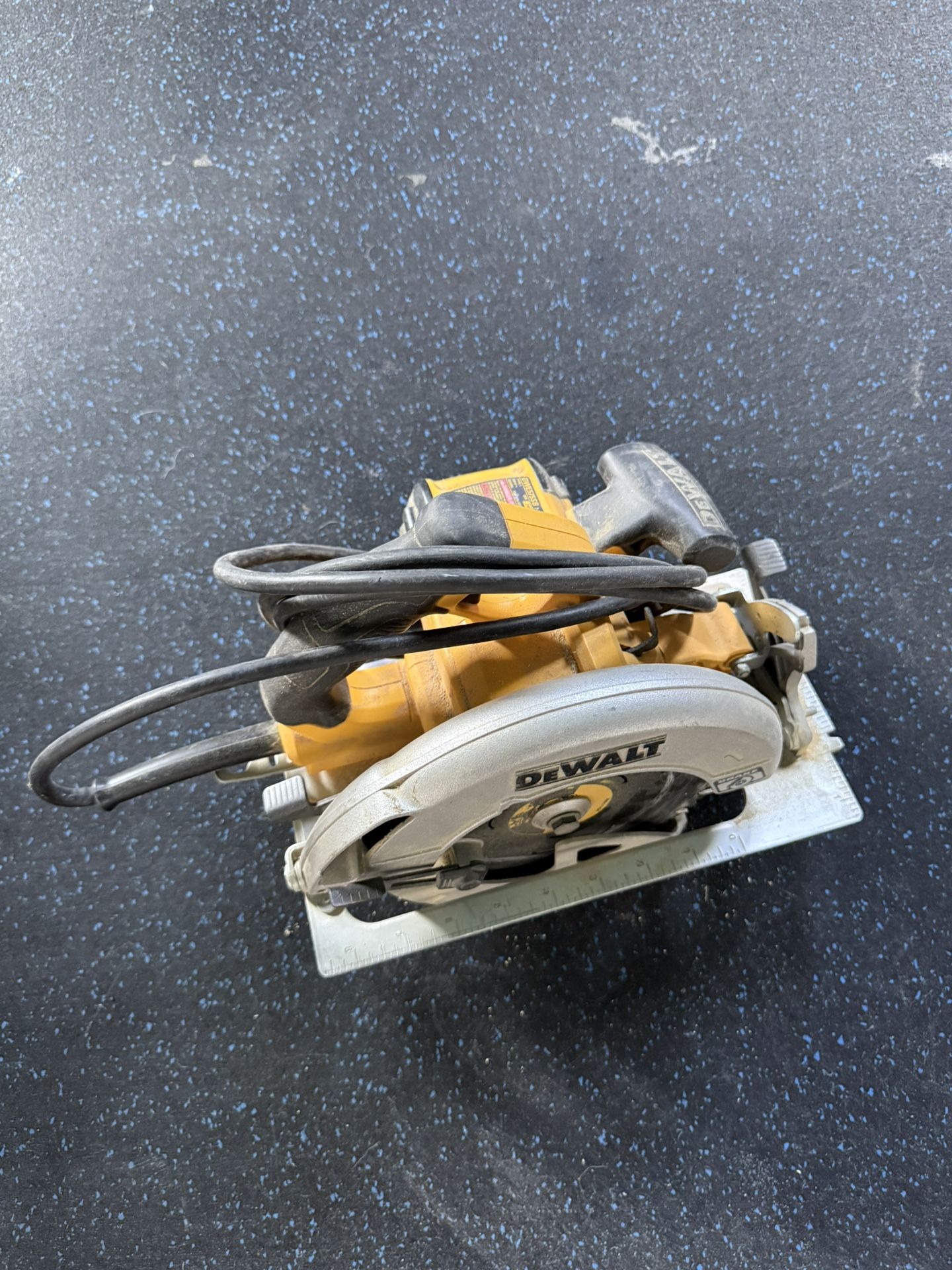 DEWALT Circular Saw DWE575SB