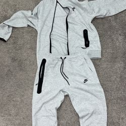 Grey Nike Tech Fleece Size L