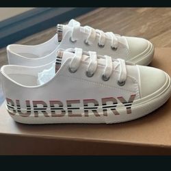 BUBERRY SNEAKERS 