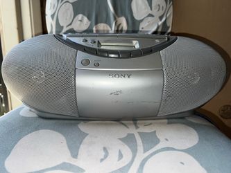 Sony CFD-S350 Boombox CD Cassette AM/FM Radio Player Silver Works Great