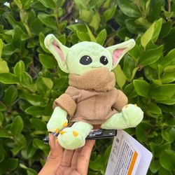 Grogu shoulder plush ✨✨new with tags ✨✨
