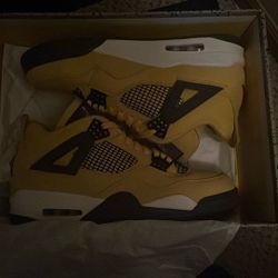 Jordan Retro 4 Lightning