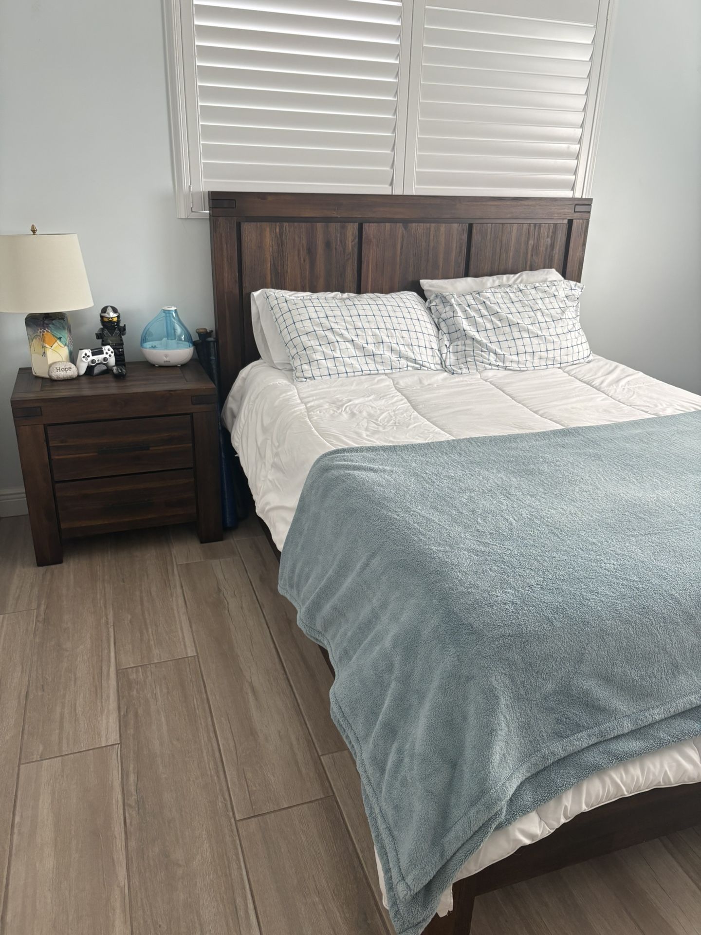 Brown Hardwood Queen Bedroom Set