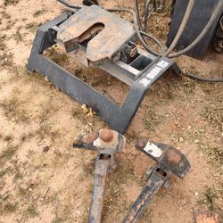 5th Wheel Hitch And Heavy Duty Hitches