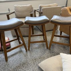 3 Saddle Bar Stools