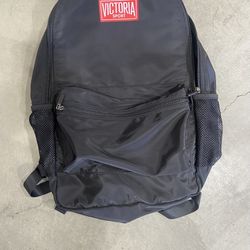 Black Victoria Backpack Excellent Condition $7