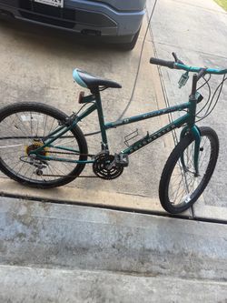 Roadmaster Breakout mountain bike