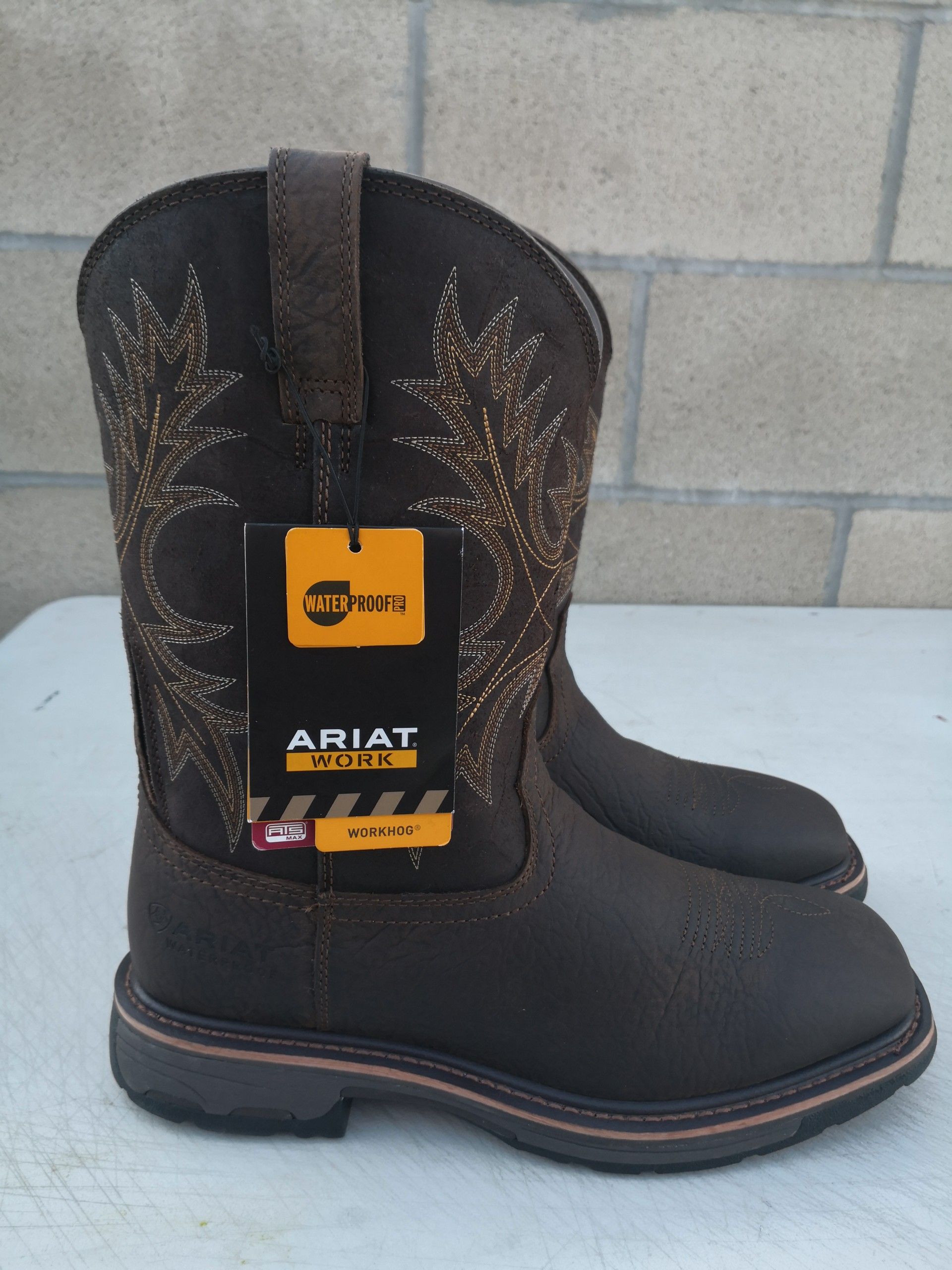 Brand new ariat Soft toe boots size 10EE