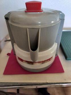 Acme fruit and vegetable juicer , US made