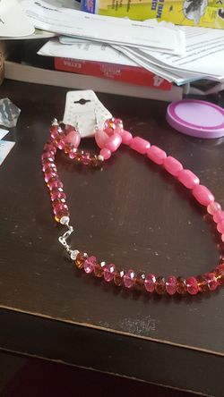 Brown and pink necklace set