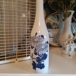 Oriental Bottle - Blue/ White