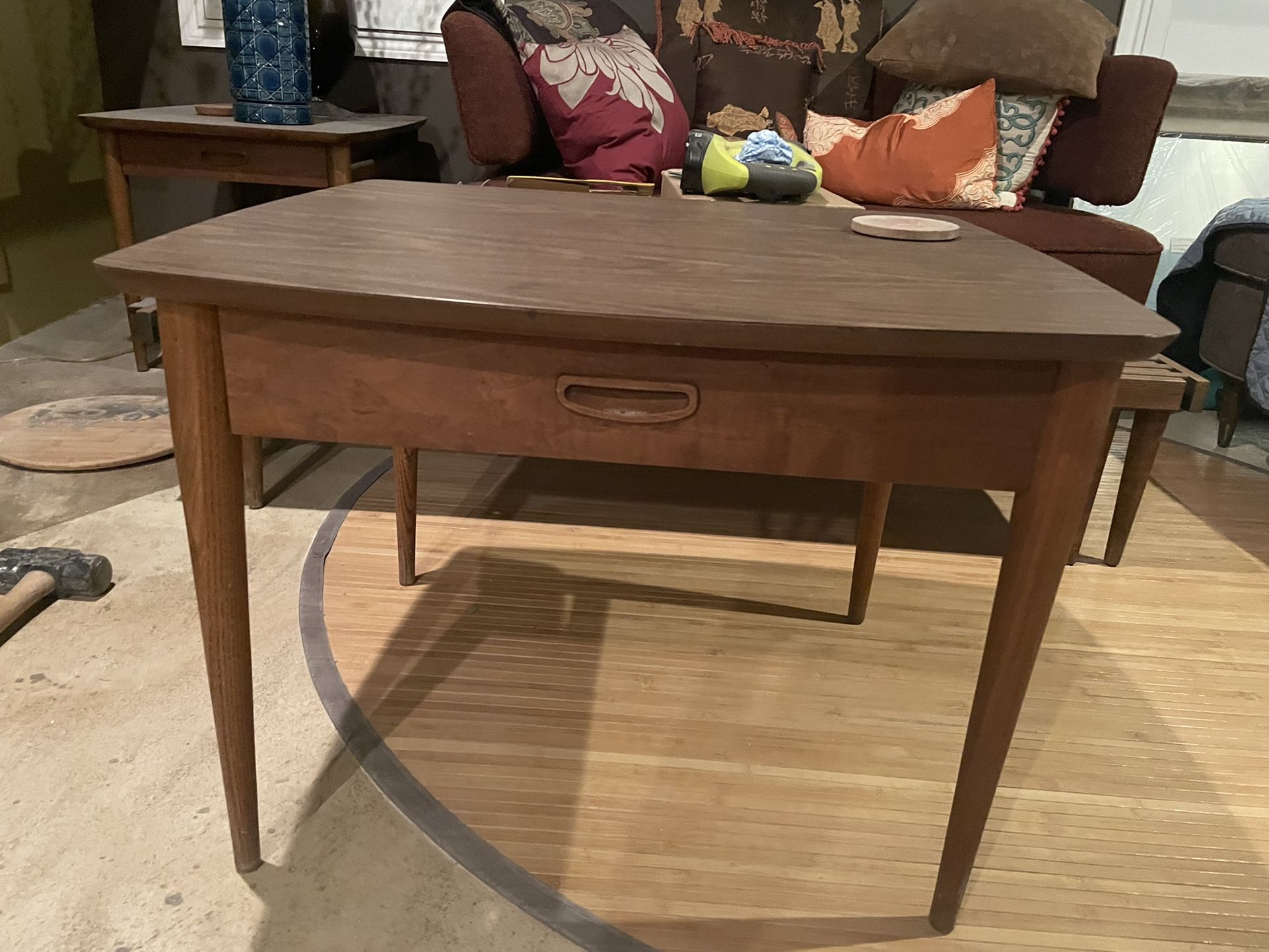 Mid Century Lane Acclaim Walnut End Table. $150