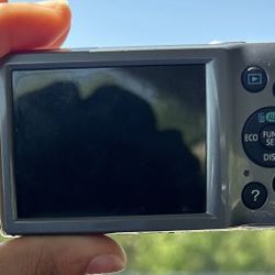 Canon PowerShot ELPH 160 / IXUS 160 20.0MP Digital Camera 
