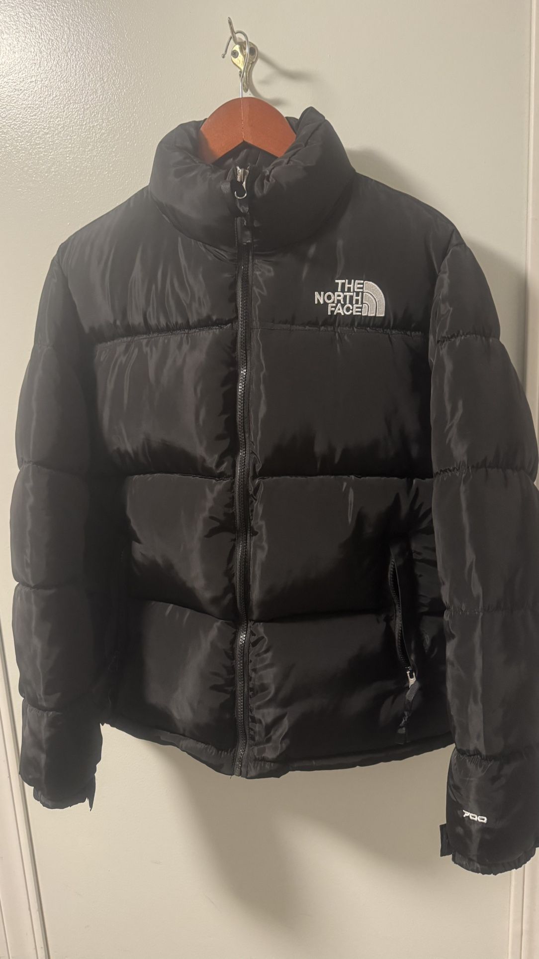 The North Face Unisex Winter Down Puffer Jacket Black Size Medium  Brand New With  Out Tags 
