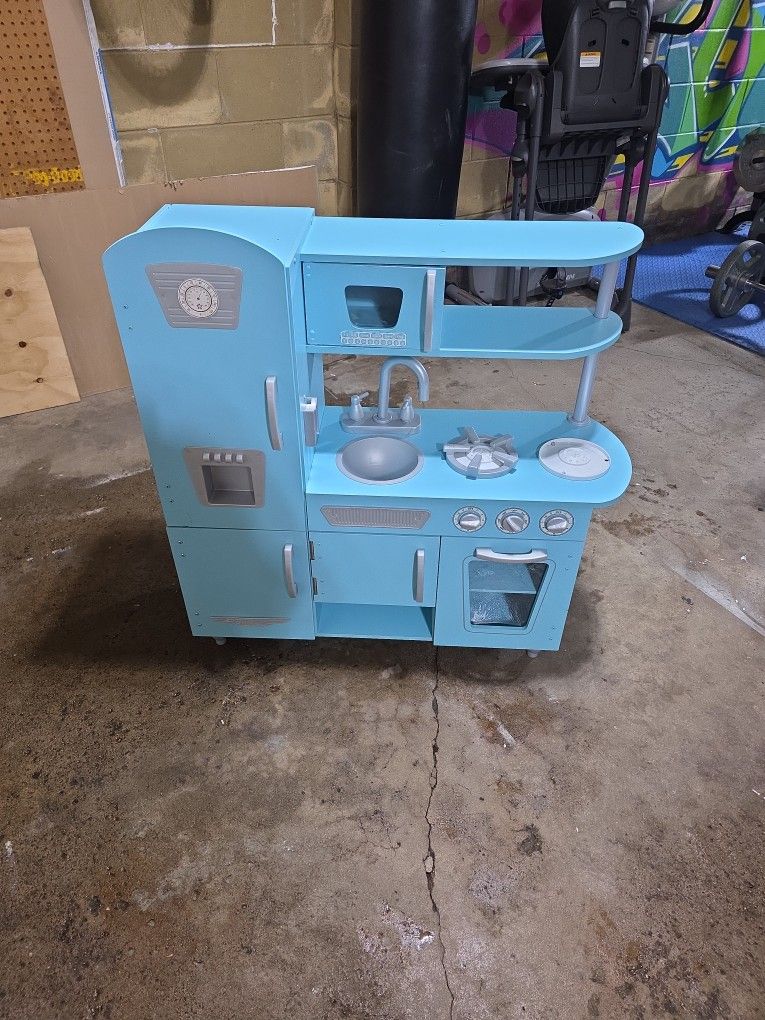 Play Kitchen