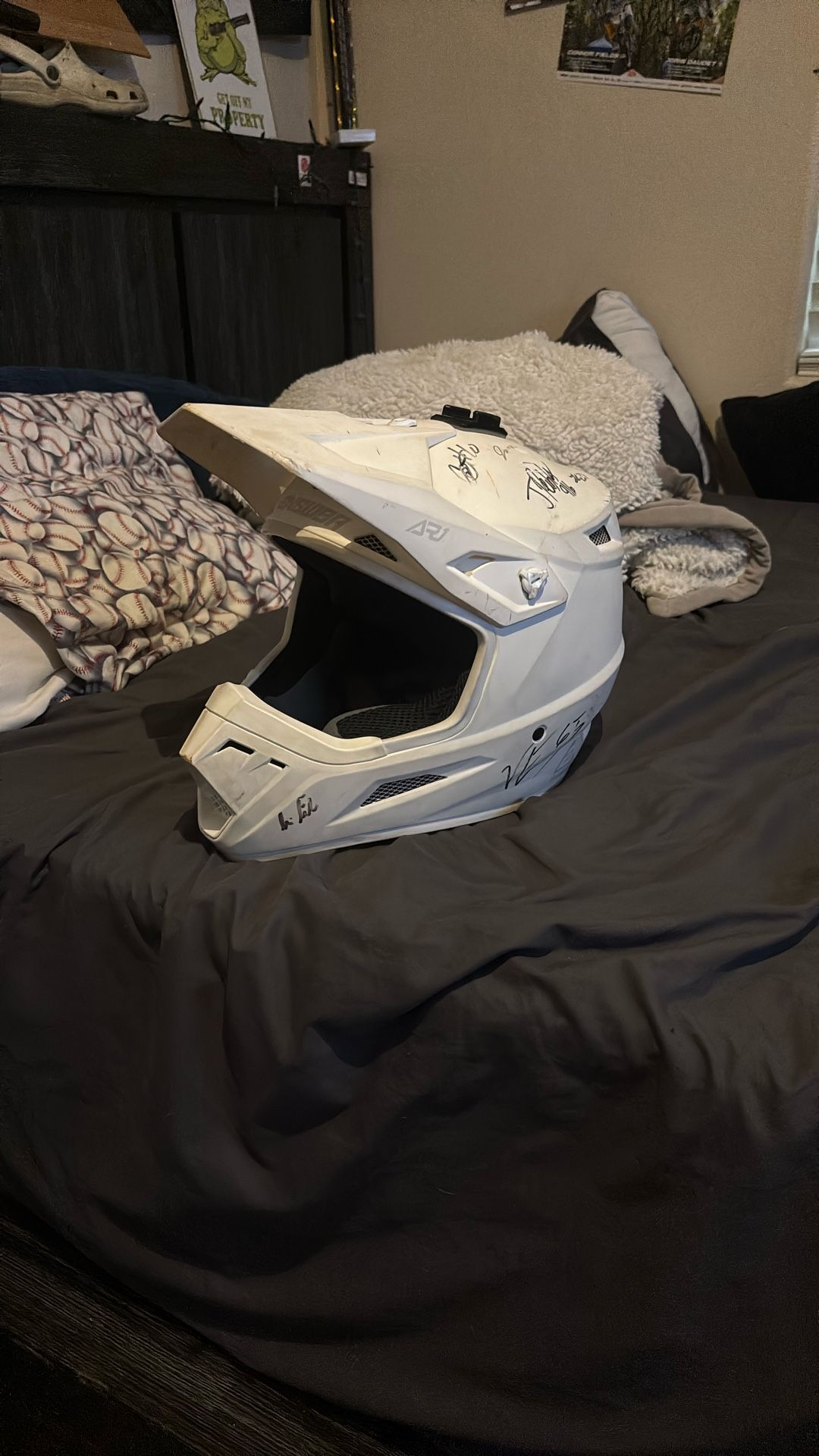 ANSWER white Youth Large helmet DOT approved