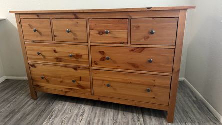 Chest of drawers