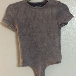 Women’s gray stretch shirt bodysuit size small