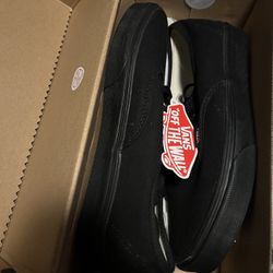 BRANDS NEW!!! Vans Authentic Shoes
