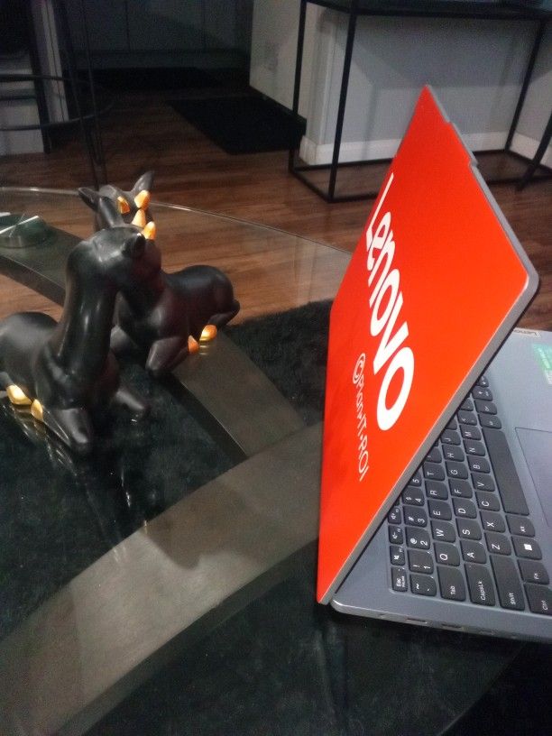 Lenovo - IdeaPad Slim 3i 15.6" Full HD Laptop - Intel Core i3-N305 - 8GB Memory - 128GB UFS - Arctic Grey