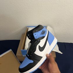 Jordan 1 UNC Size 9 DS