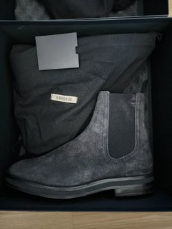 BRAND NEW YEEZY SEASON 6 CHELSEA BOOT SUEDE GRAPHITE SIZE 45 $400