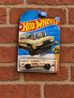 Hot Wheels Die-Cast Car #87/250 on Card