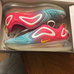 W AIR MAX 720