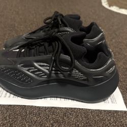 Adidas Yeezy 700 V3, Size 5 Black