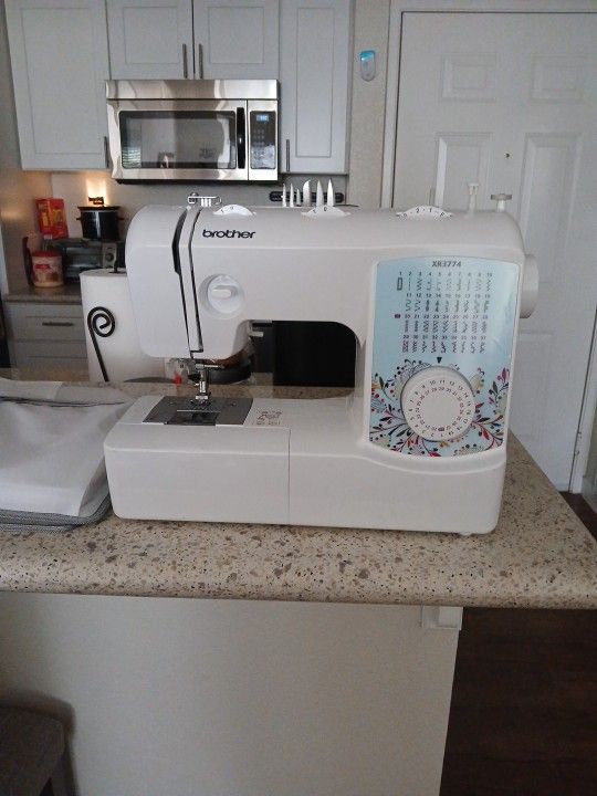 Brother Sewing Machine (New)