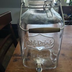 Glass beverage dispensers
