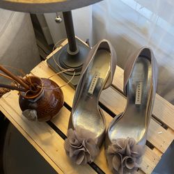 Chaparros Lilac Satin Pumps