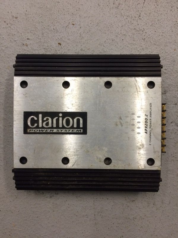 Clarion car amp