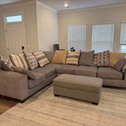 L-Sectional Couch & Ottoman From Rooms To Go