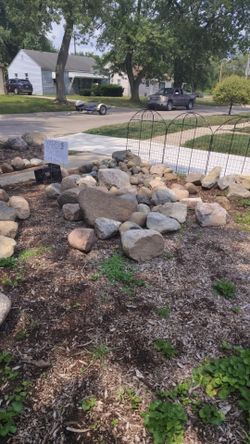 Large Natural Landscape Rocks / Boulders