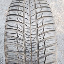 Single (1) 225 45 17 Bridgestone Blizzak LM001 winter tire