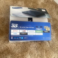 Samsung BD-J5900 Smart 3D Blu-ray DVD Player with Built-In WiFi (with Remote)