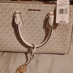 Brand MK Purse Never Used Today Only 70$