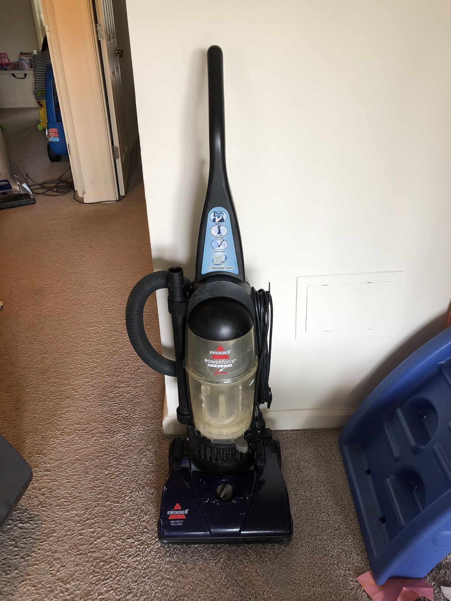 Bissell power force vacuum cleaner