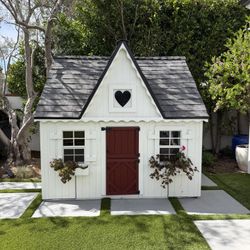 Kids Playhouse / Backyard Cottage – Like New